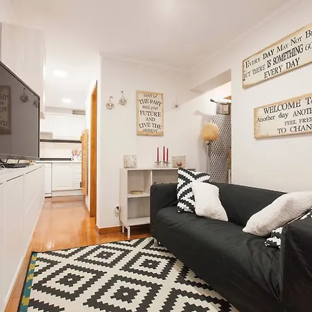 Modern Alfama Apartmán *